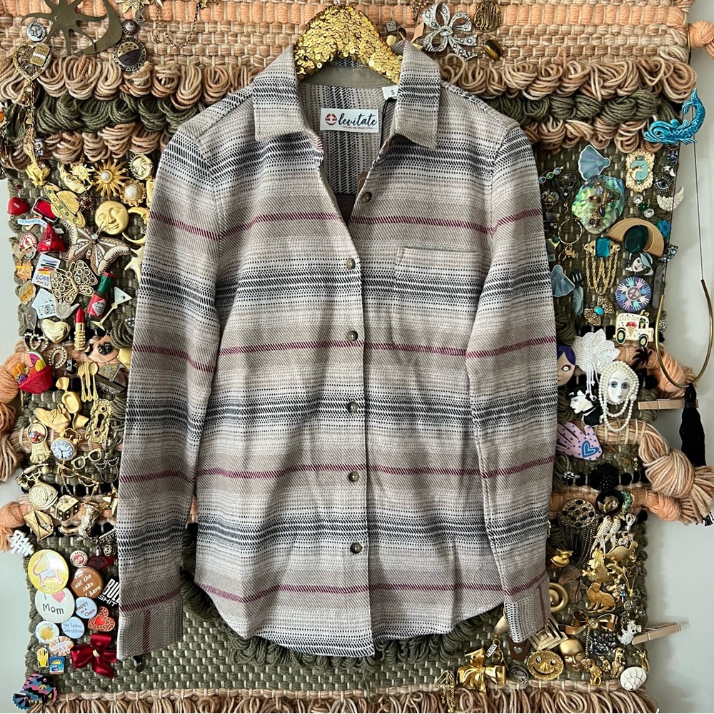 NWT Levitate Brand Women's Cozy Knit Shirt Ojai Olive Size Small